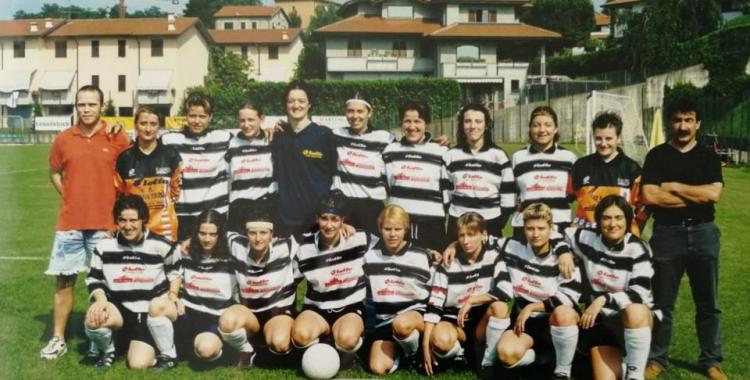 La squadra vincitrice in Coppa Lombardia nel 2000